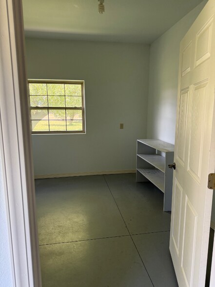 Building Photo - 3952 Houk Way