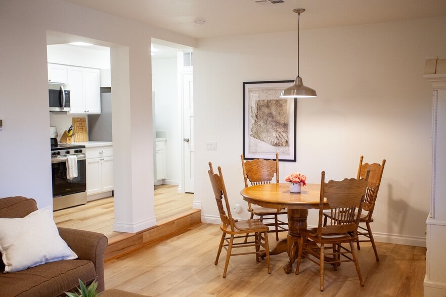 Building Photo - 1804 N Beaver St