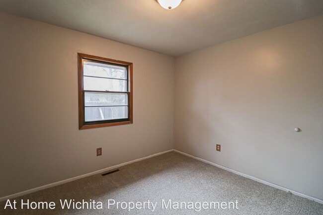 Building Photo - 3 br, 3 bath House - 2215 South Lori Lane