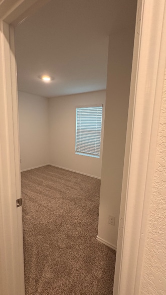 Building Photo - 316 Constanza Trl