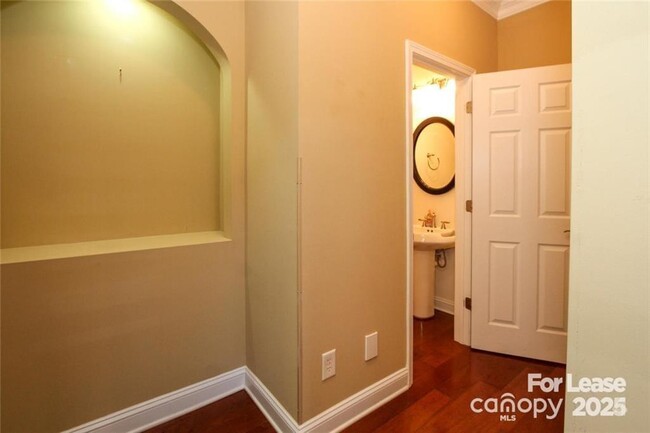 Building Photo - 405 Halyard Ln