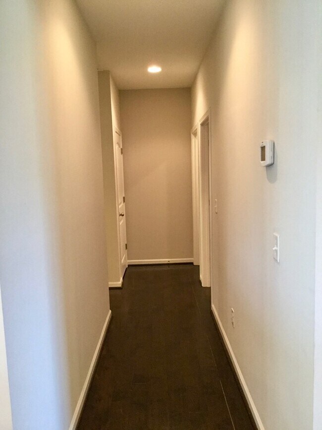 Building Photo - 2531 Foxcroft Cir