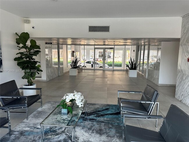 Building Photo - 401 Golden Isles Dr