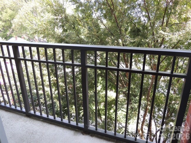 Building Photo - 1320 Fillmore Ave