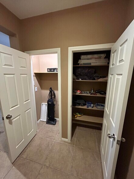 Hallway/ Pantry - 4936 Semifonte Dr