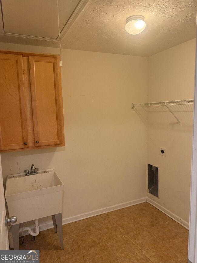 Building Photo - 1221 River Rush Ln NE