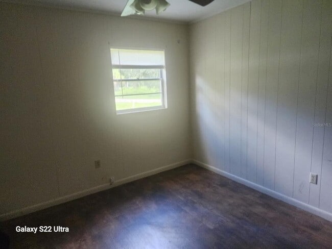 Building Photo - 1817 Los Pinos Rd