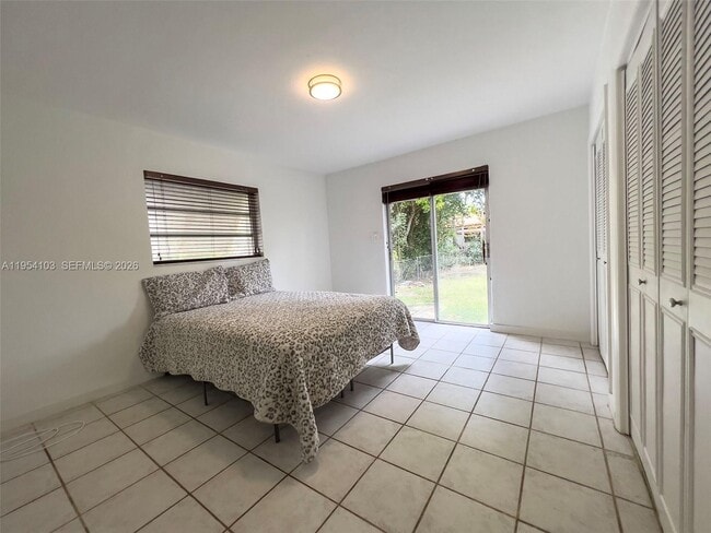 Building Photo - 6295 SW 33rd St