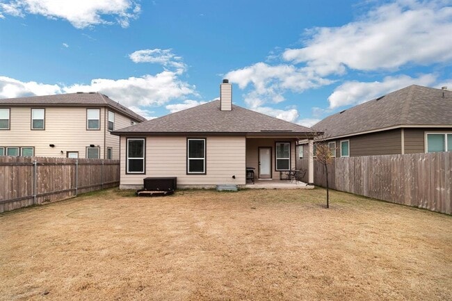 Building Photo - 227 Outlaw Dr
