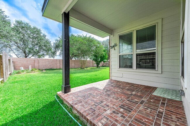 Building Photo - 7507 Lone Star Jct St