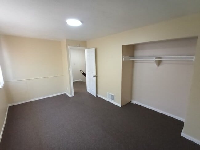 Building Photo - 2263 Delton Ct