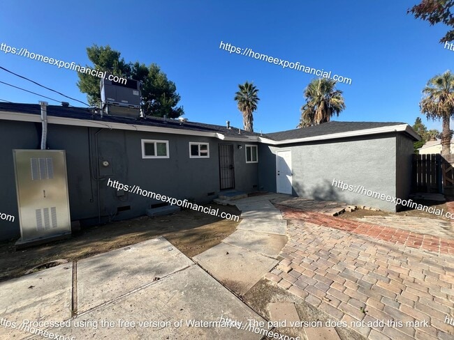 Building Photo - Cosy Home For Rent