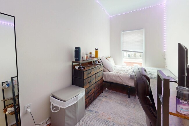 Building Photo - 1713 Arlington St