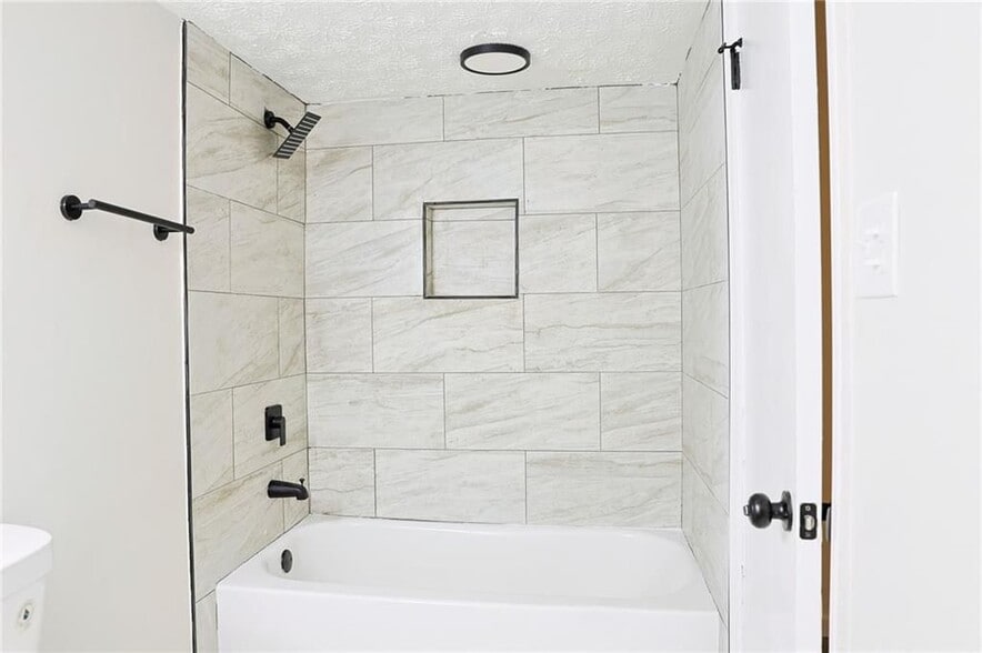 Building Photo - 4411 Flakes Mill Rd