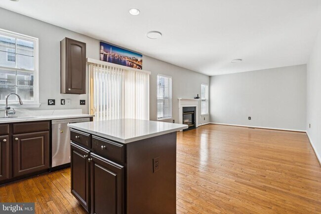 Building Photo - 120 Douglas Dr