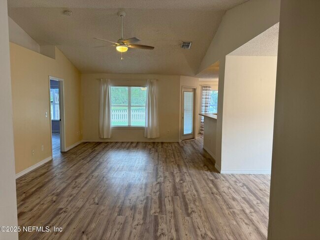 Building Photo - 96676 Commodore Point Dr