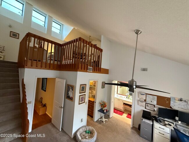 Building Photo - 340 Lofts Dr