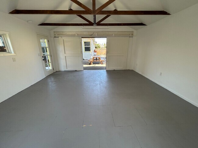 Building Photo - Gorgeous San Leandro Bungalow!