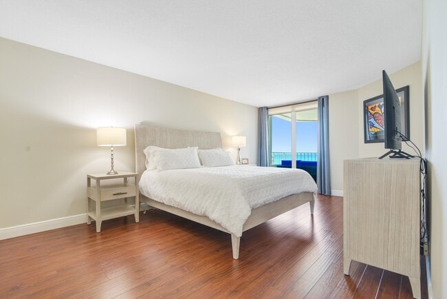 Building Photo - 500 S Ocean Blvd