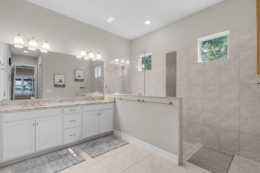 Primary Bathroom - 14539 Kelson Cir
