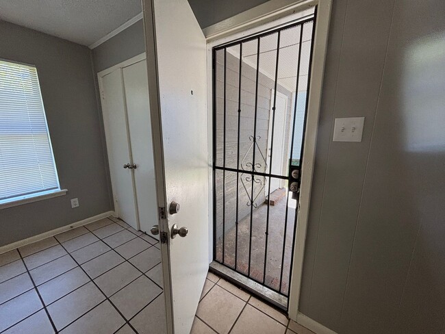 Building Photo - 5168 Corkwood Dr