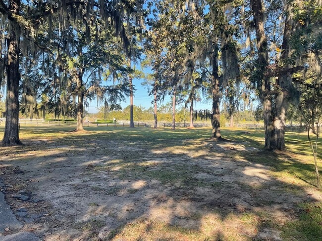Building Photo - 3 Bedroom Home in North Lowndes County