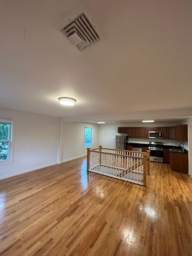 Building Photo - 519 Asbury Ave