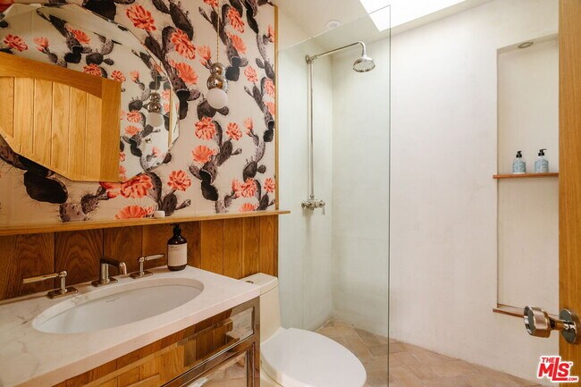 Building Photo - 2640 Clyde Ave