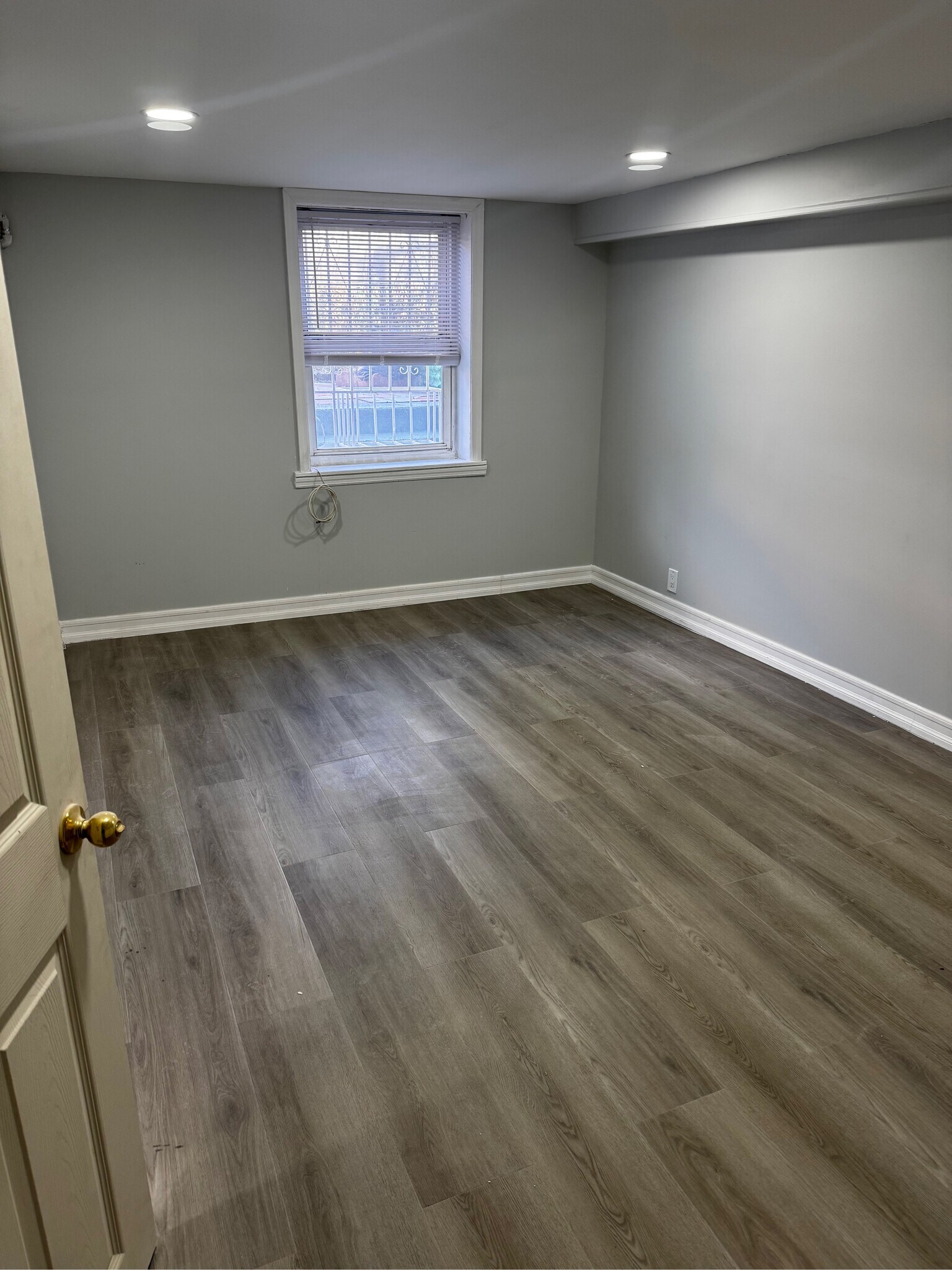 Building Photo - 1757 E 52nd St