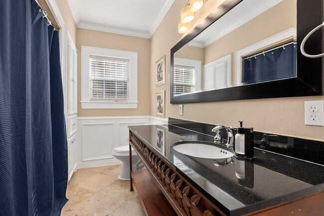 Building Photo - 2406 Arbor St