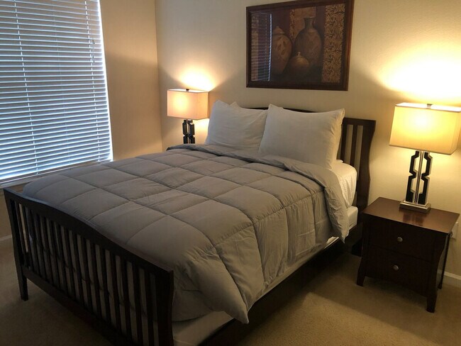 Building Photo - 920 Belle Point Dr