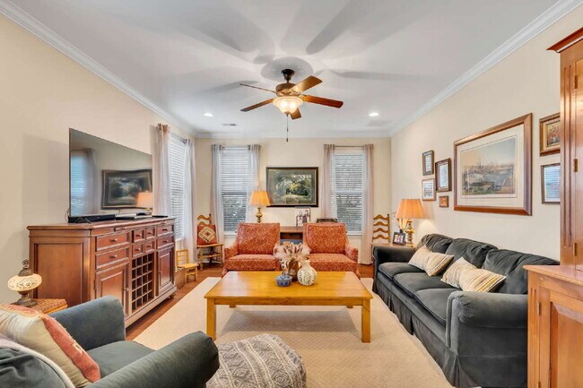 Building Photo - Gigantic Gorgeous Home in Pooler!