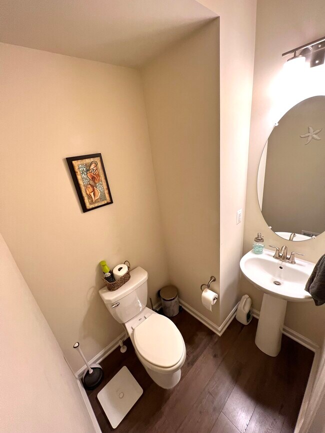 Building Photo - 8355 Daydream Cres