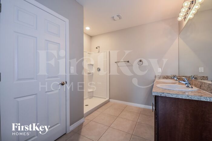 Building Photo - 1912 NW 15th Terrace