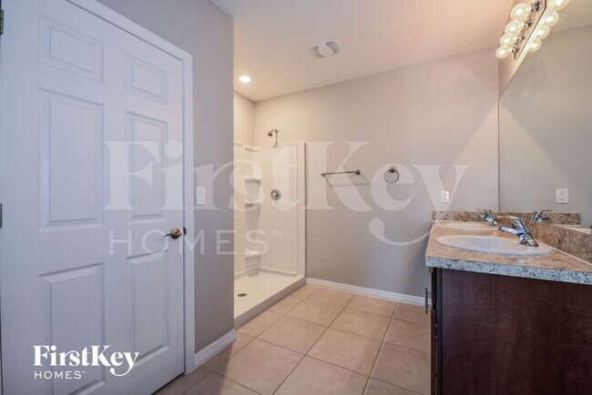 Building Photo - 1912 NW 15th Terrace