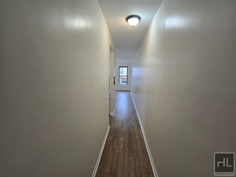 Building Photo - 557 KOSCIUSZKO STREET