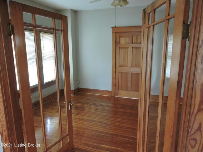 Building Photo - 670 N Barbee Way