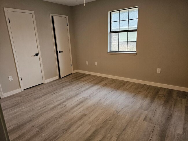 Building Photo - 102 North St