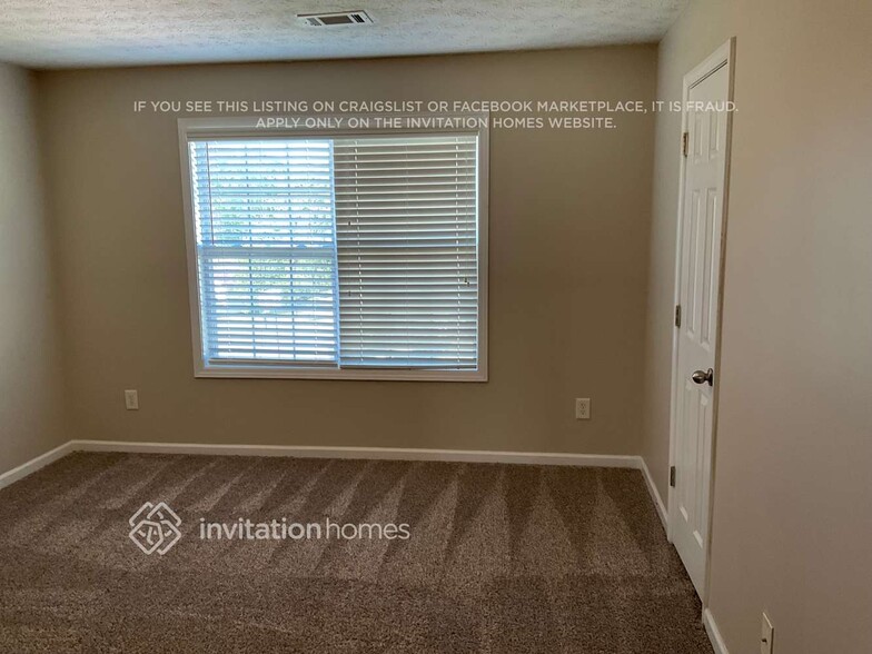 Building Photo - 3329 Silver Ridge Dr