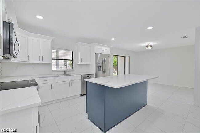 Building Photo - 17337 Phlox Dr