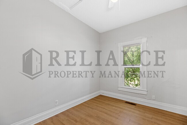 Building Photo - 116 S Sedgwick St