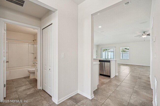 Building Photo - 633 Seville Pkwy