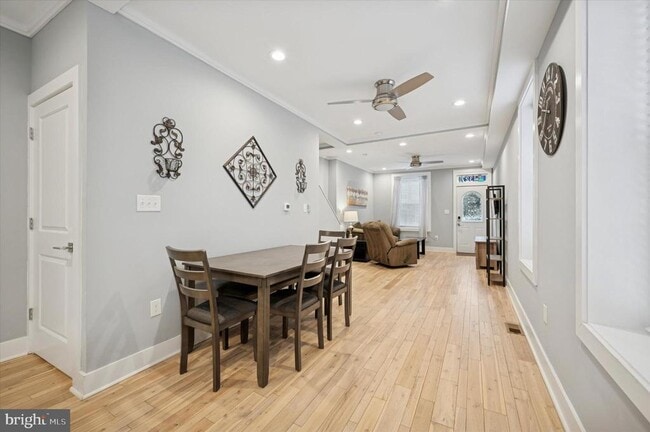 Building Photo - 327 Leverington Ave