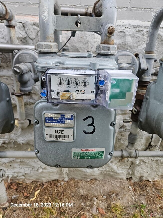 Building Photo - Newly renovated two bedroom apartments