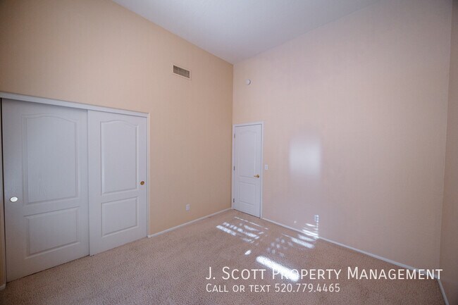 Building Photo - 14442 N 15th St