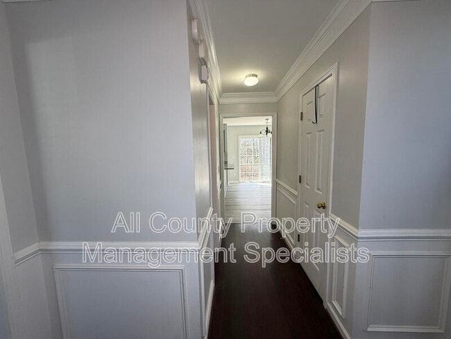 Building Photo - 179 Vermilion Dr.