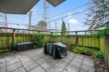 Building Photo - Move-In Ready 3-Bed, 3.5-Bath Home in Prime Location