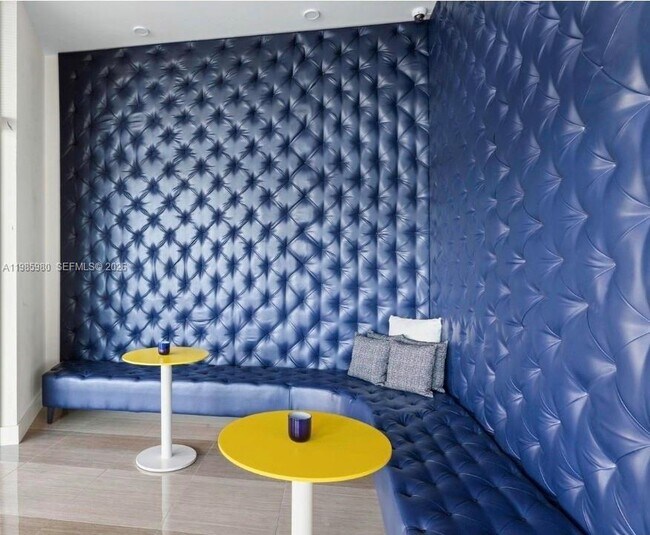 Building Photo - 2000 Metropica Wy