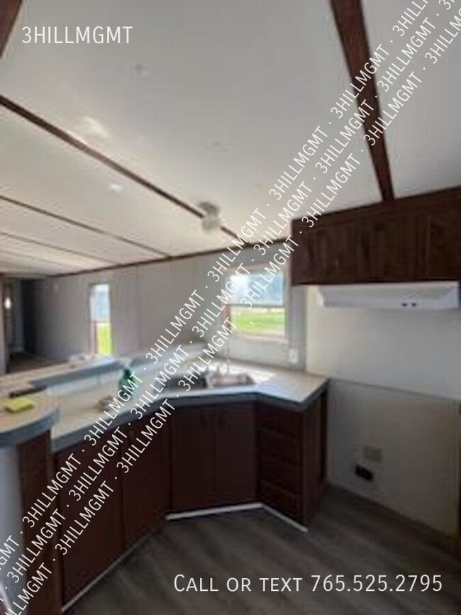 Building Photo - 5600 W Kilgore Ave