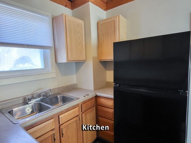 Building Photo - 3 Bedroom 2 Bath Home for Rent!